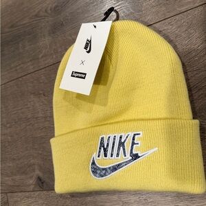 Nike x Supreme Yellow Snakeskin Beanie Adult One Size DD1536-721